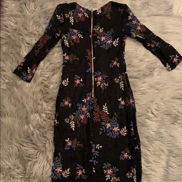 Black dress - Picture 3 of 4